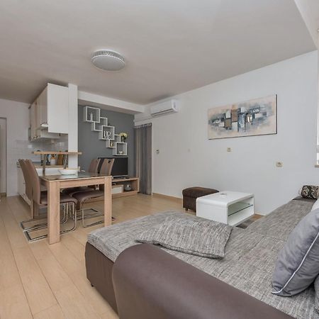 Apartmani Mona Makarska Exteriör bild
