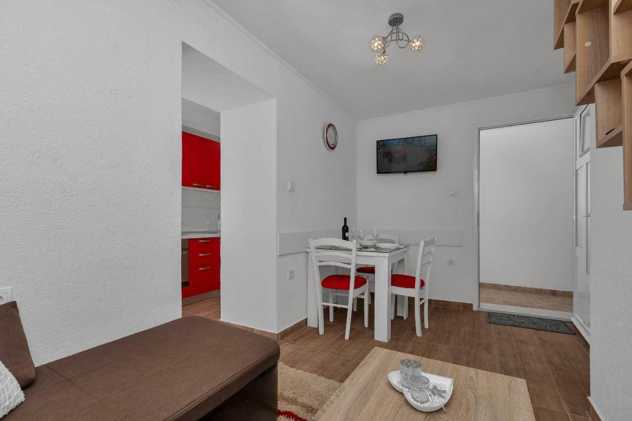 Apartmani Mona Makarska Exteriör bild