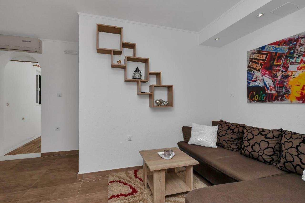 Apartmani Mona Makarska Exteriör bild