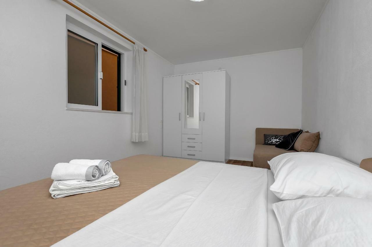 Apartmani Mona Makarska Exteriör bild