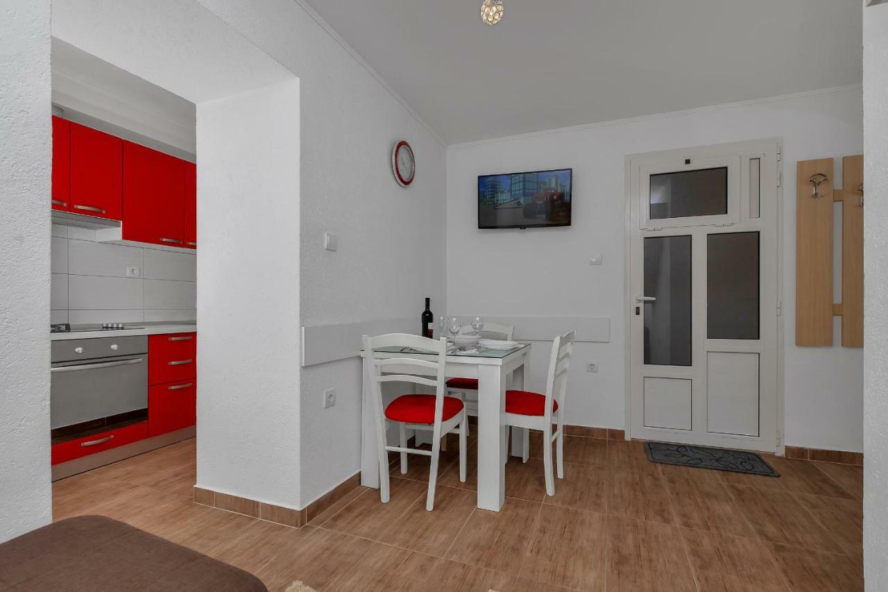 Apartmani Mona Makarska Exteriör bild