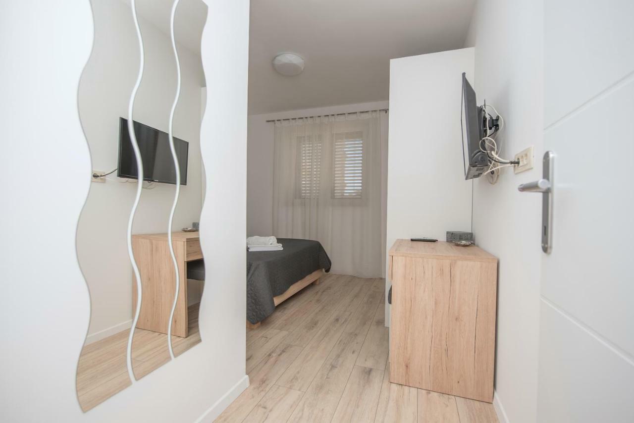 Apartmani Mona Makarska Exteriör bild
