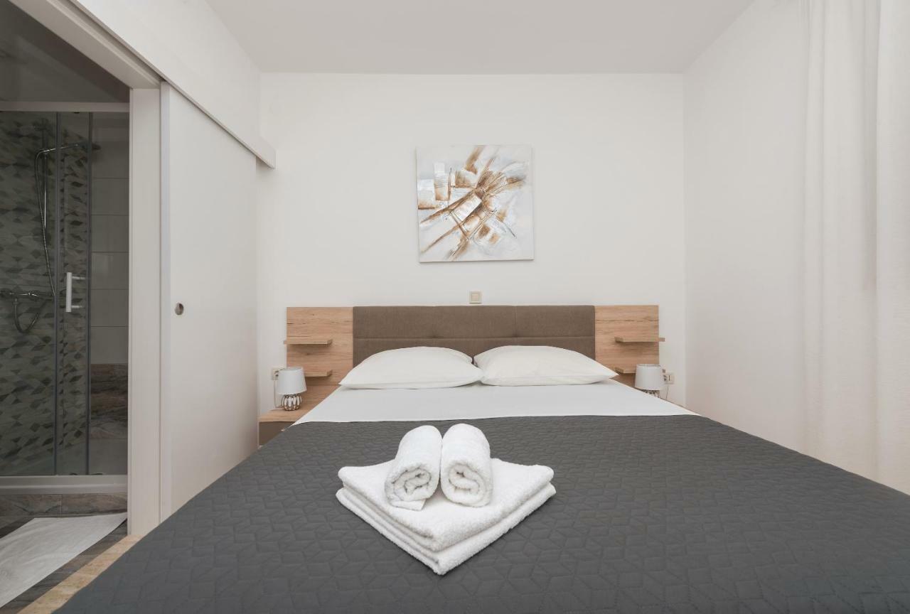 Apartmani Mona Makarska Exteriör bild