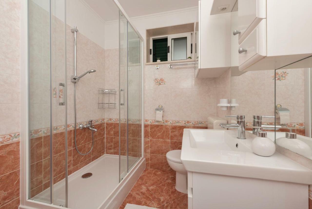 Apartmani Mona Makarska Exteriör bild