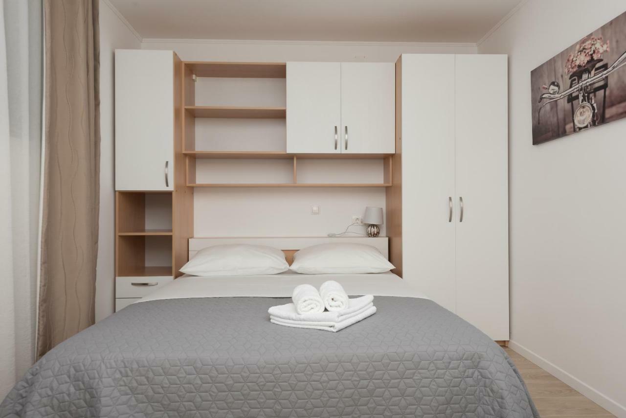 Apartmani Mona Makarska Exteriör bild