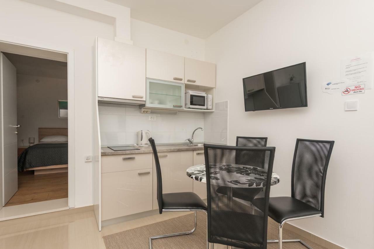 Apartmani Mona Makarska Exteriör bild