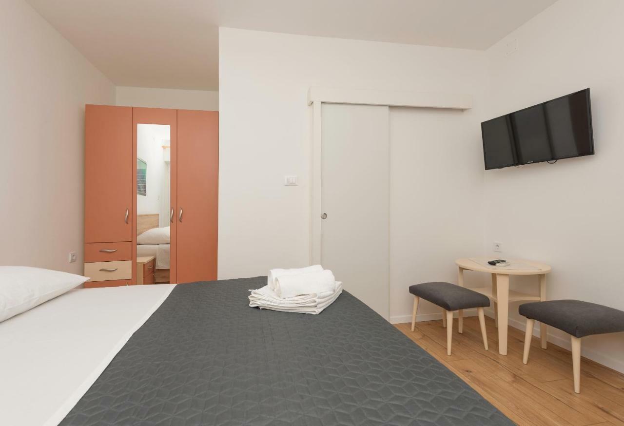 Apartmani Mona Makarska Exteriör bild