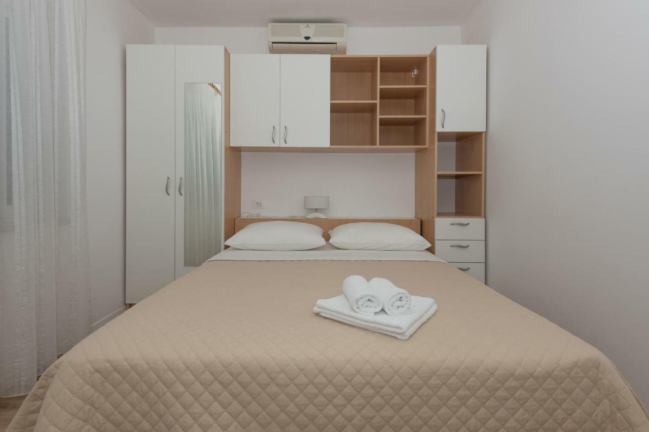 Apartmani Mona Makarska Exteriör bild