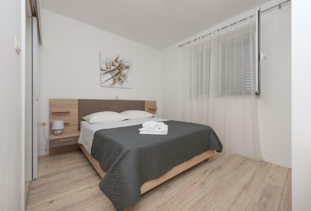 Apartmani Mona Makarska Exteriör bild