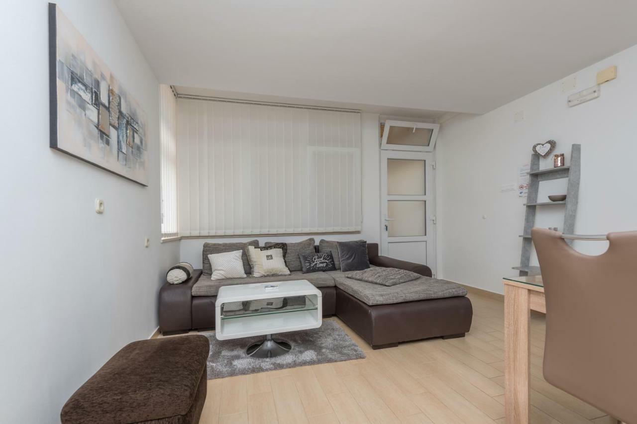 Apartmani Mona Makarska Exteriör bild