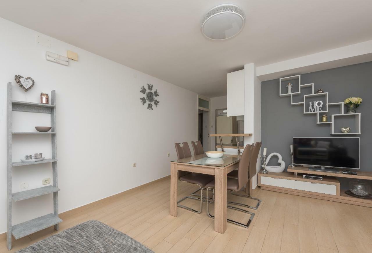 Apartmani Mona Makarska Exteriör bild