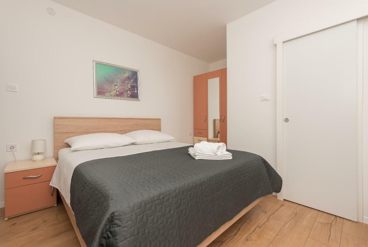 Apartmani Mona Makarska Exteriör bild